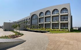 Bhavanta Hotel & Resort